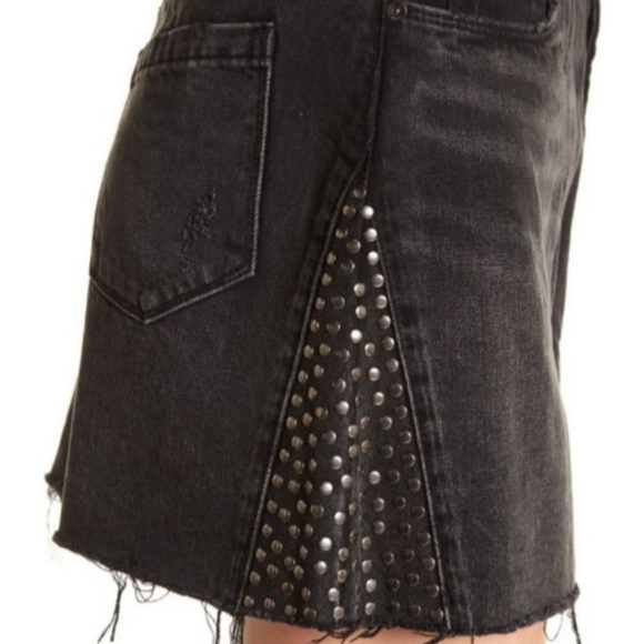 BLANKNYC Studded Denim Mini-Skirt 27 - Picture 16 of 16